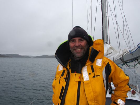 Skipper Pierre happy to pass the mile 3.000  from  Granville and to feel home again.