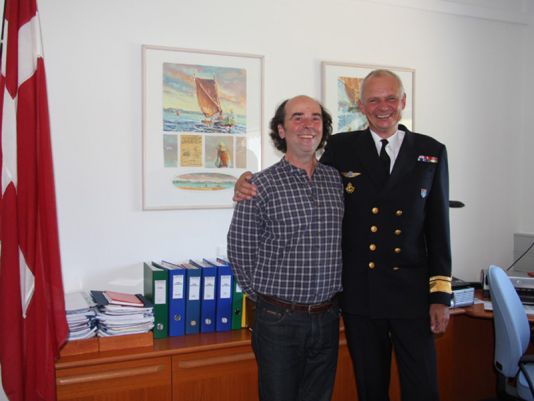 With Rear Amiral Henrik B. Kudsk, Chef for Greenland Command,. Pierre have been very happy to meet again the earlier Commander for the Inspection Ship HMDS Triton  then painting his first report in East Greenland in 1994.
