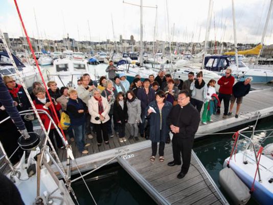 15/5/2011. At 8am as planned, following a farewell breakfast at the Granville Yacht Club, the blessing of 