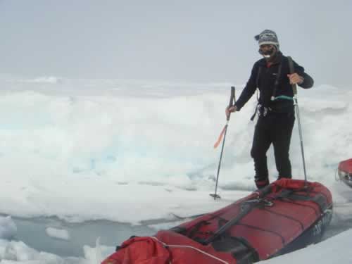 Lead crossing techniques: The bridge (a classic): small leads can be crossed using one sledge as a bridge.