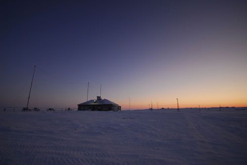 They arrive in Golomanyi, a tiny Russian meteorological station lost in the middle of nowhere.