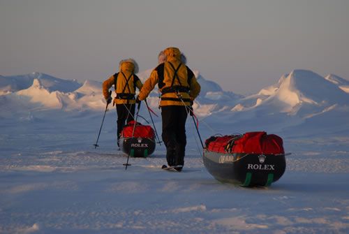 During their waiting time in Golomanyi, the two men test all their equipment before the departure.