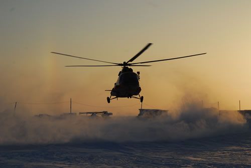 The landing of the MI8 helicopter in Golomanyi.