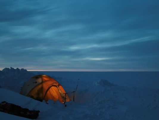A very veyr cold night on the glacier.