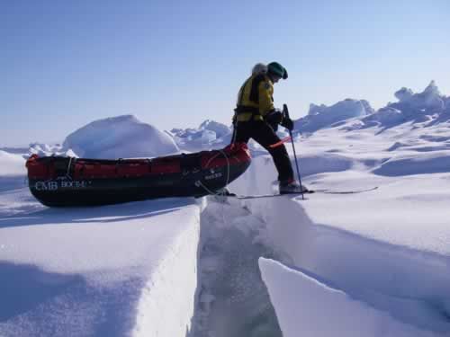 The sea ice is getting more and more fissured
