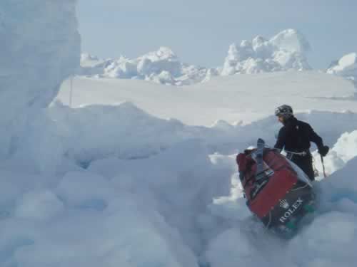 Despite the fact that we are getting closer to the coast, the ice conditions remain very bad.