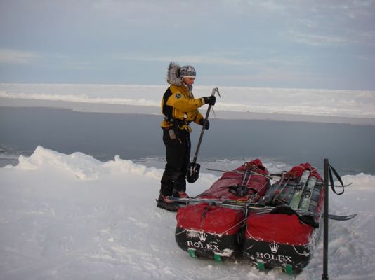 Tying sledges before crossing