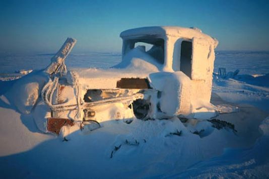 It was cold on Kotel'nyy, -48°C, which, with the wind chill factor, produced a temperature of -68°C. 