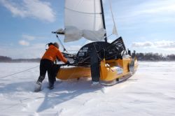Testing the vehicle/catamaran sailingboat/landyacht before the start